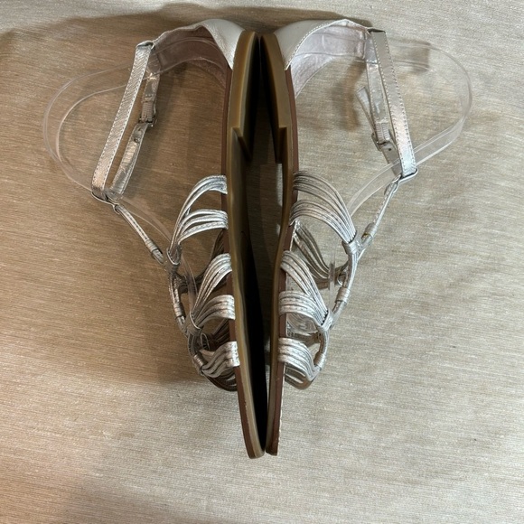LAUREN RALPH LAUREN Sz  9.5B Silver Strappy Flats Sandals - Picture 4 of 9